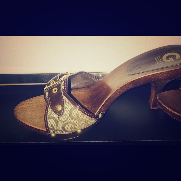 👠SALE 👠 Guess Pumps - Picture 1 of 8